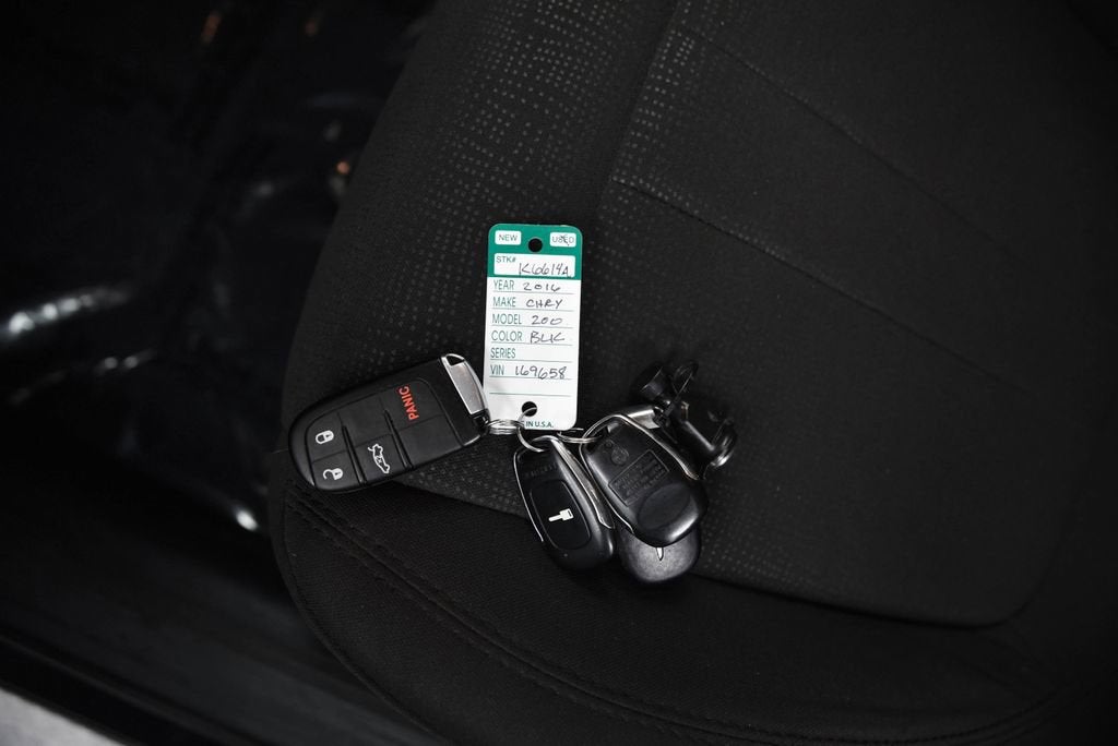 2016 Chrysler 200 Limited