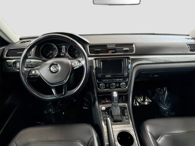 2018 Volkswagen Passat 2.0T SE