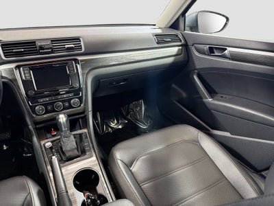 2018 Volkswagen Passat 2.0T SE