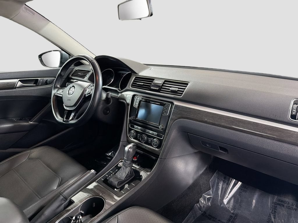 2018 Volkswagen Passat 2.0T SE