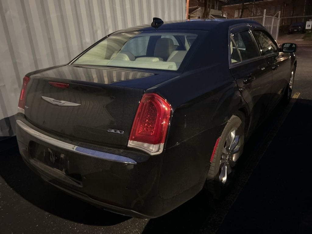 2016 Chrysler 300 Anniversary Edition