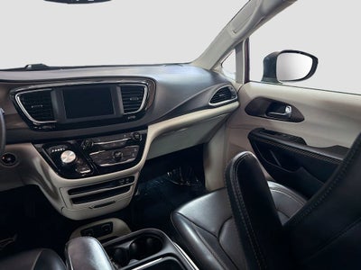 2020 Chrysler Voyager LXI