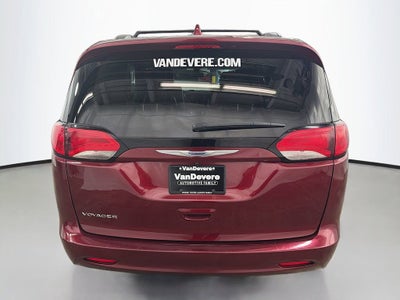 2020 Chrysler Voyager LXI