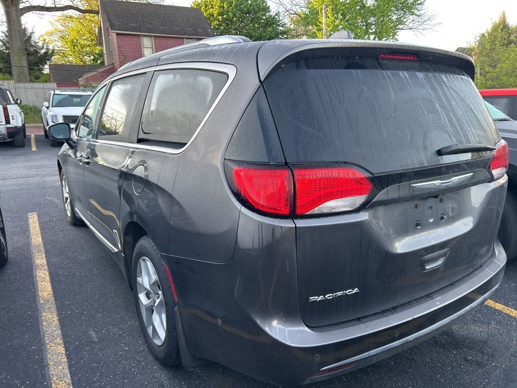 2017 Chrysler Pacifica Touring-L Plus