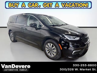 2024 Chrysler Pacifica Hybrid Select