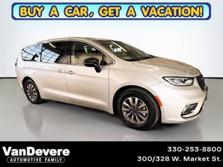 2024 Chrysler Pacifica Hybrid Select