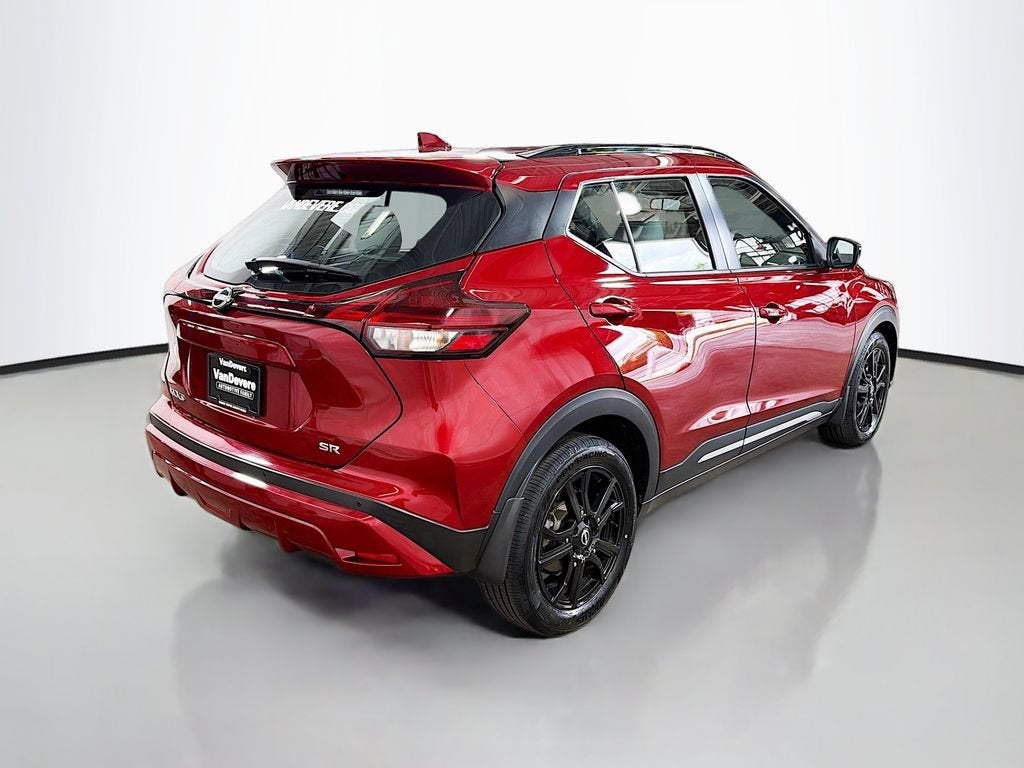 2023 Nissan Kicks SR