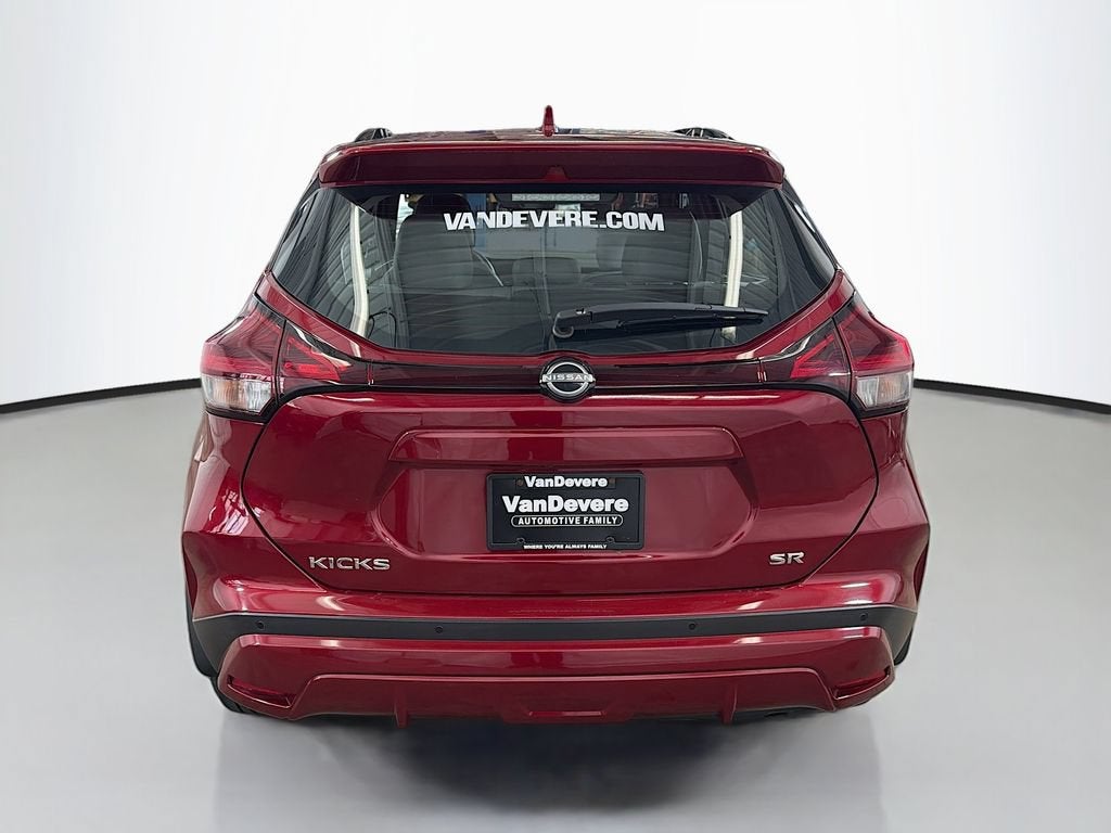 2023 Nissan Kicks SR