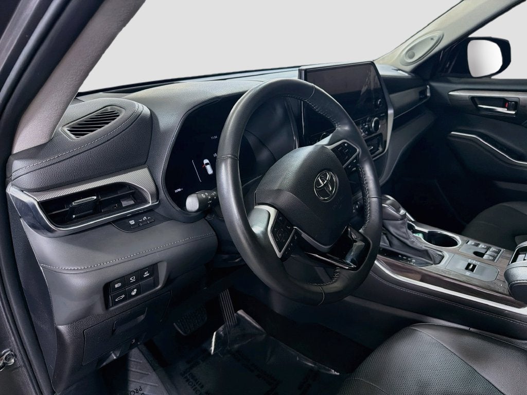 2024 Toyota Highlander Hybrid Platinum