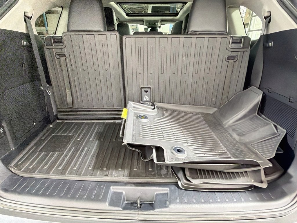 2024 Toyota Highlander Hybrid Platinum