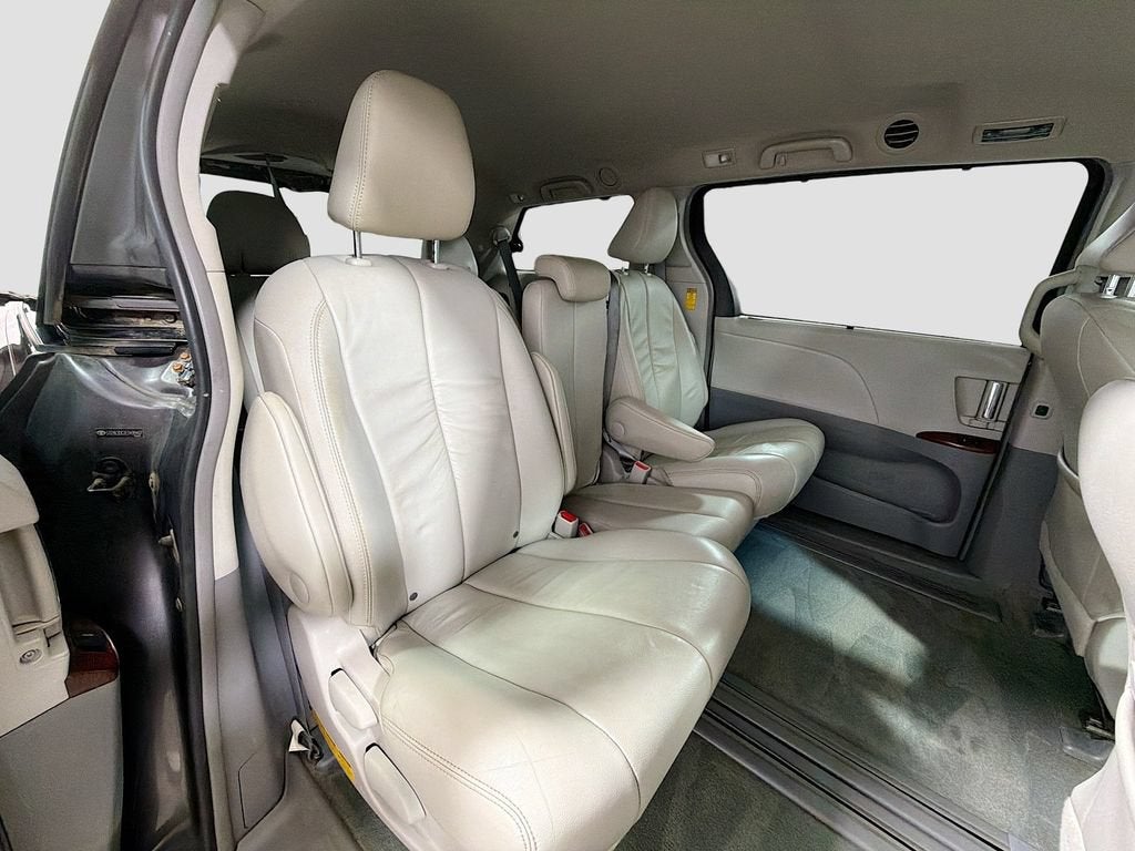 2014 Toyota Sienna XLE
