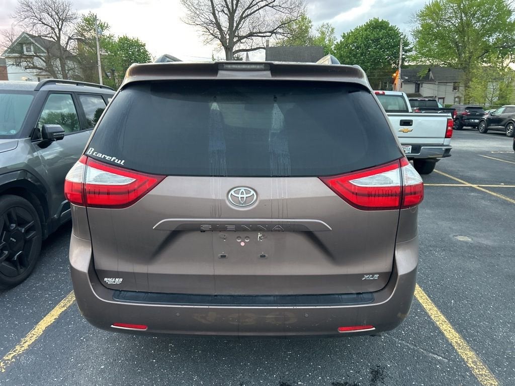 2019 Toyota Sienna XLE Auto Access Seat