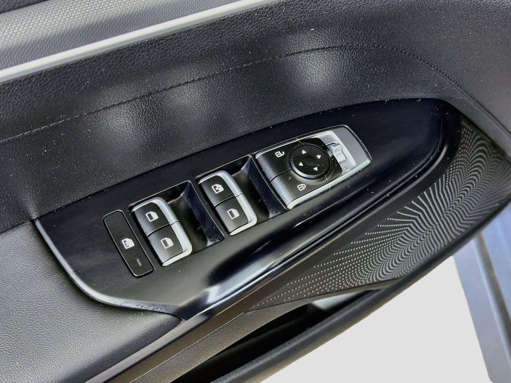 2022 Kia K5 LX