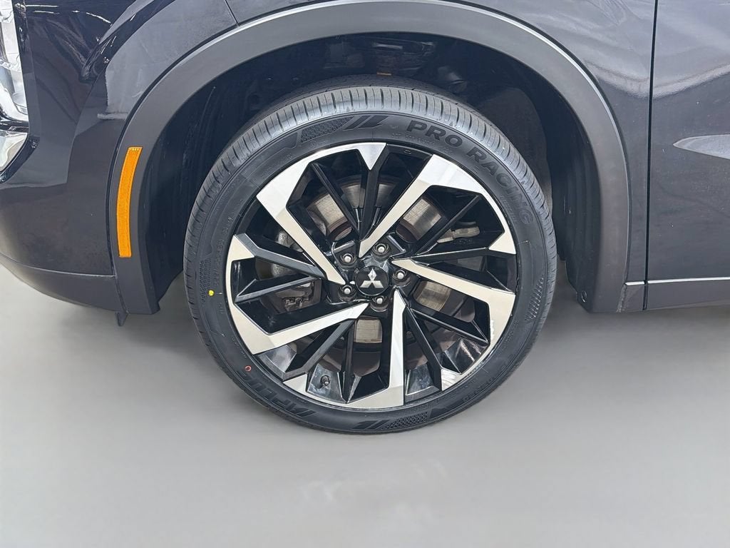 2022 Mitsubishi Outlander ES