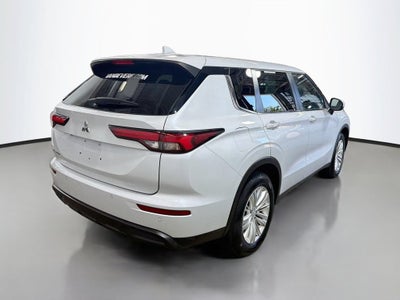 2023 Mitsubishi Outlander ES