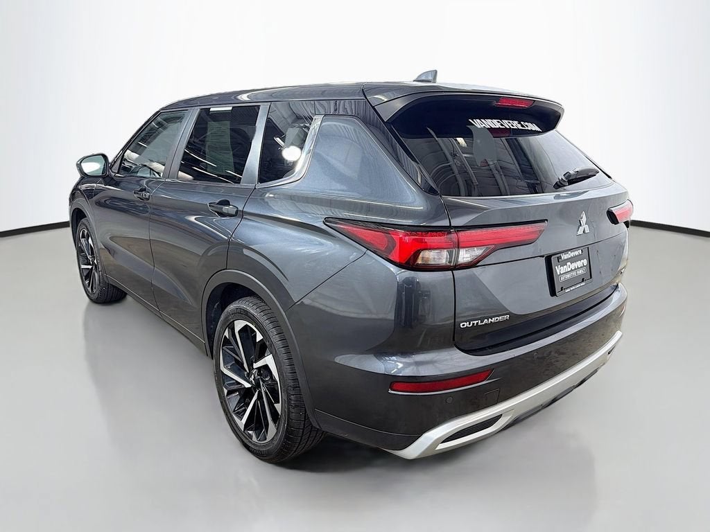2024 Mitsubishi Outlander SE