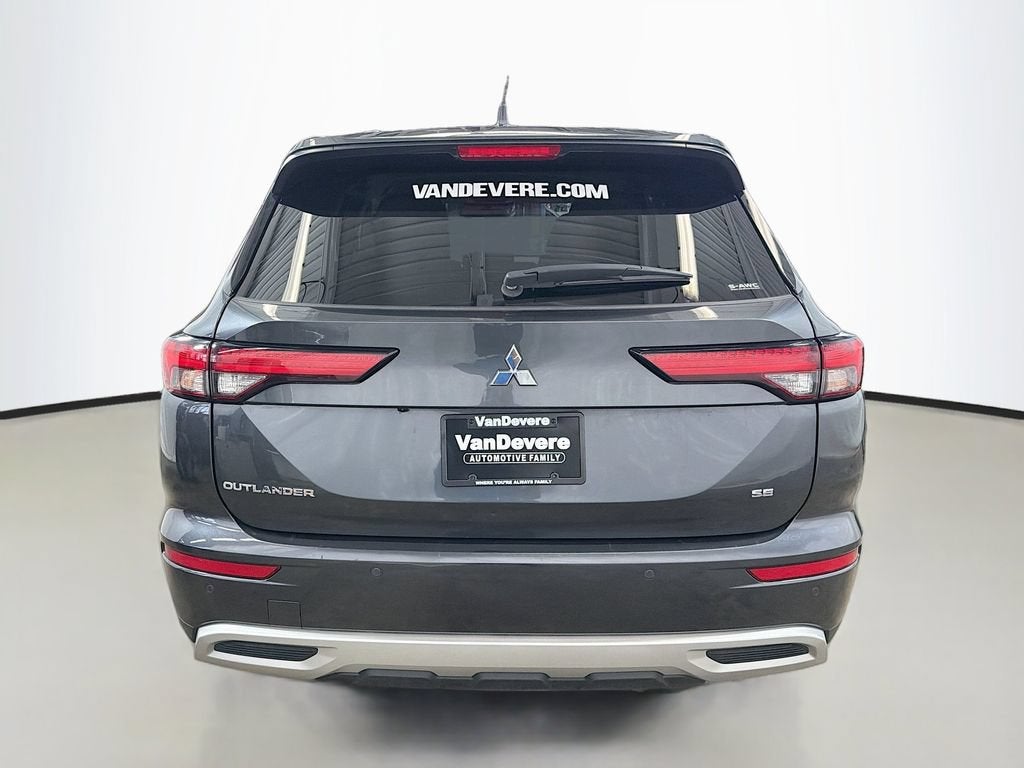 2024 Mitsubishi Outlander SE