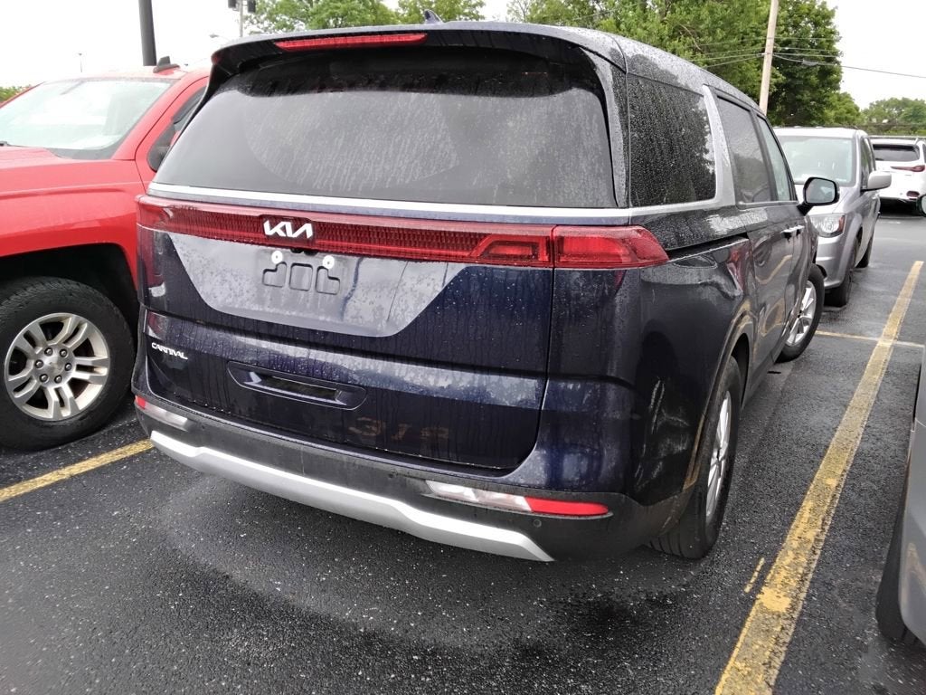 2024 Kia Carnival LX