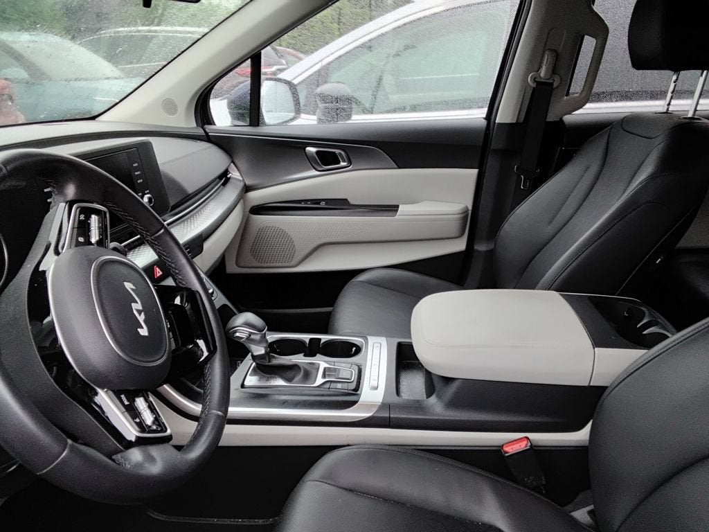 2024 Kia Carnival LX
