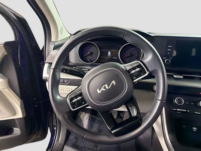 2023 Kia Carnival LX