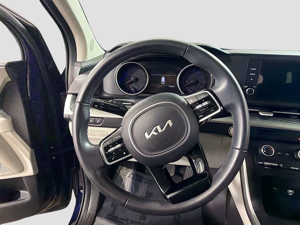 2023 Kia Carnival LX