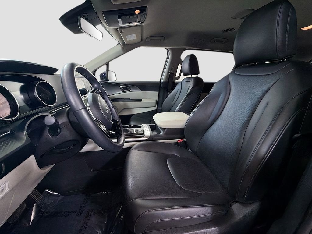 2023 Kia Carnival LX