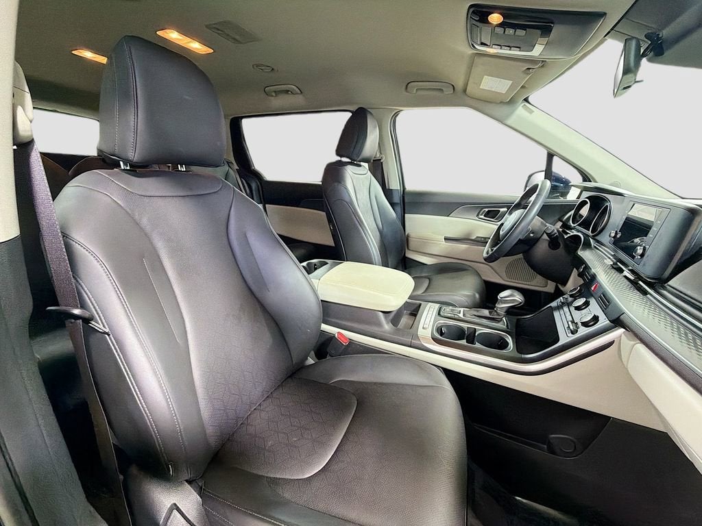 2023 Kia Carnival LX