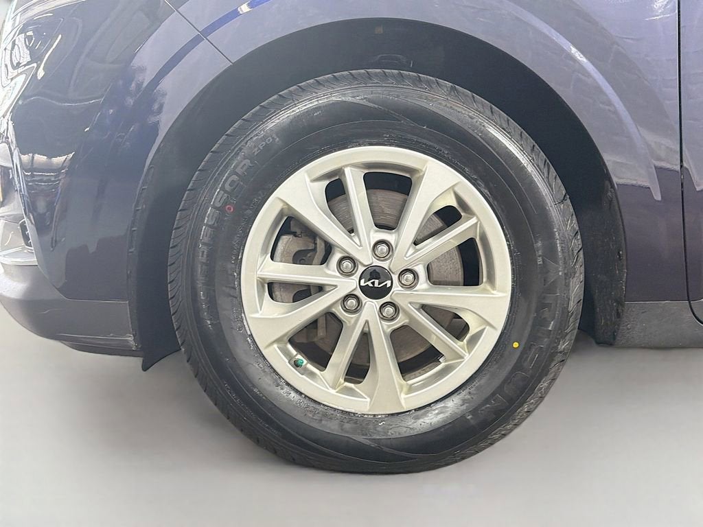 2023 Kia Carnival LX