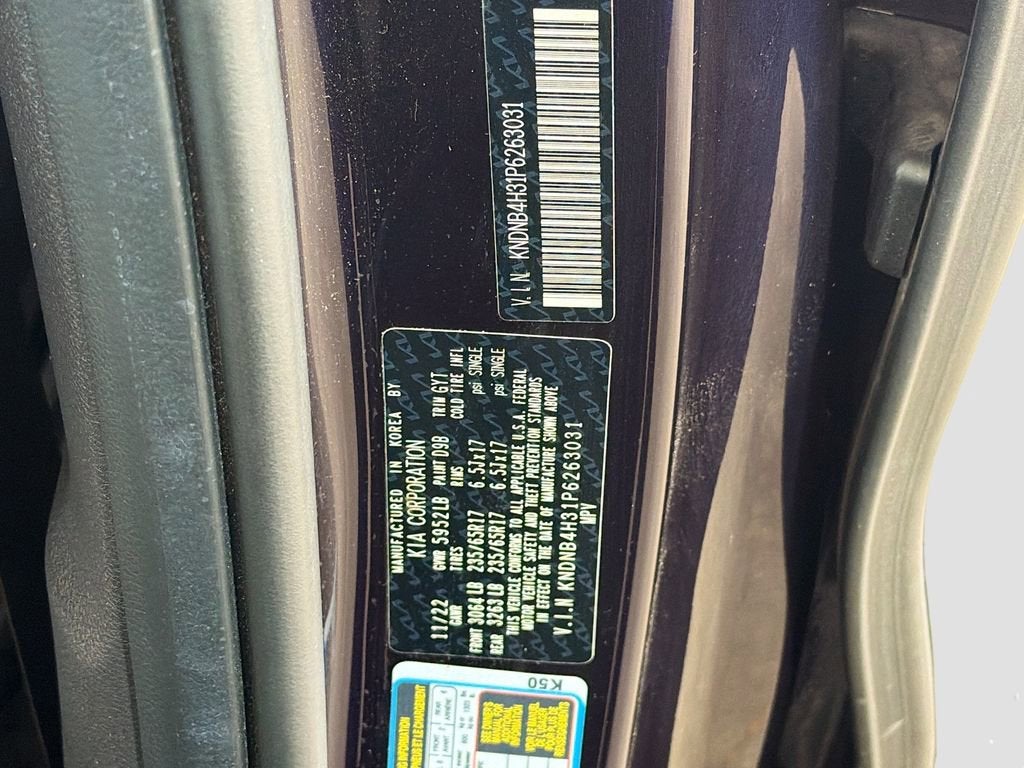 2023 Kia Carnival LX