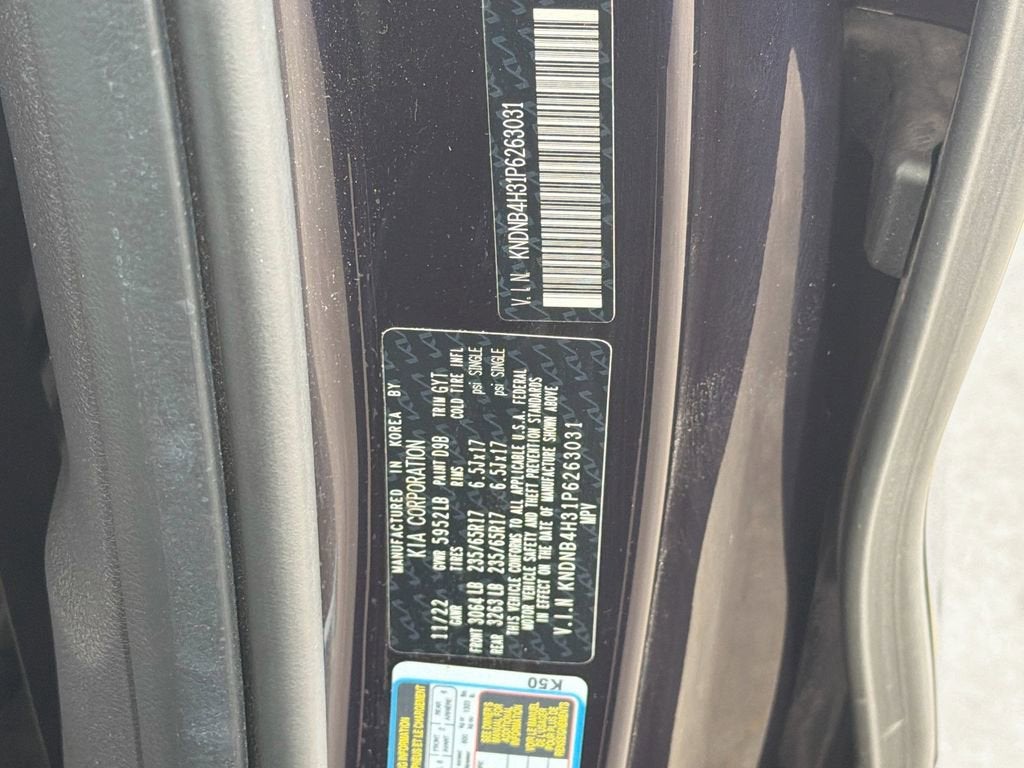 2023 Kia Carnival LX