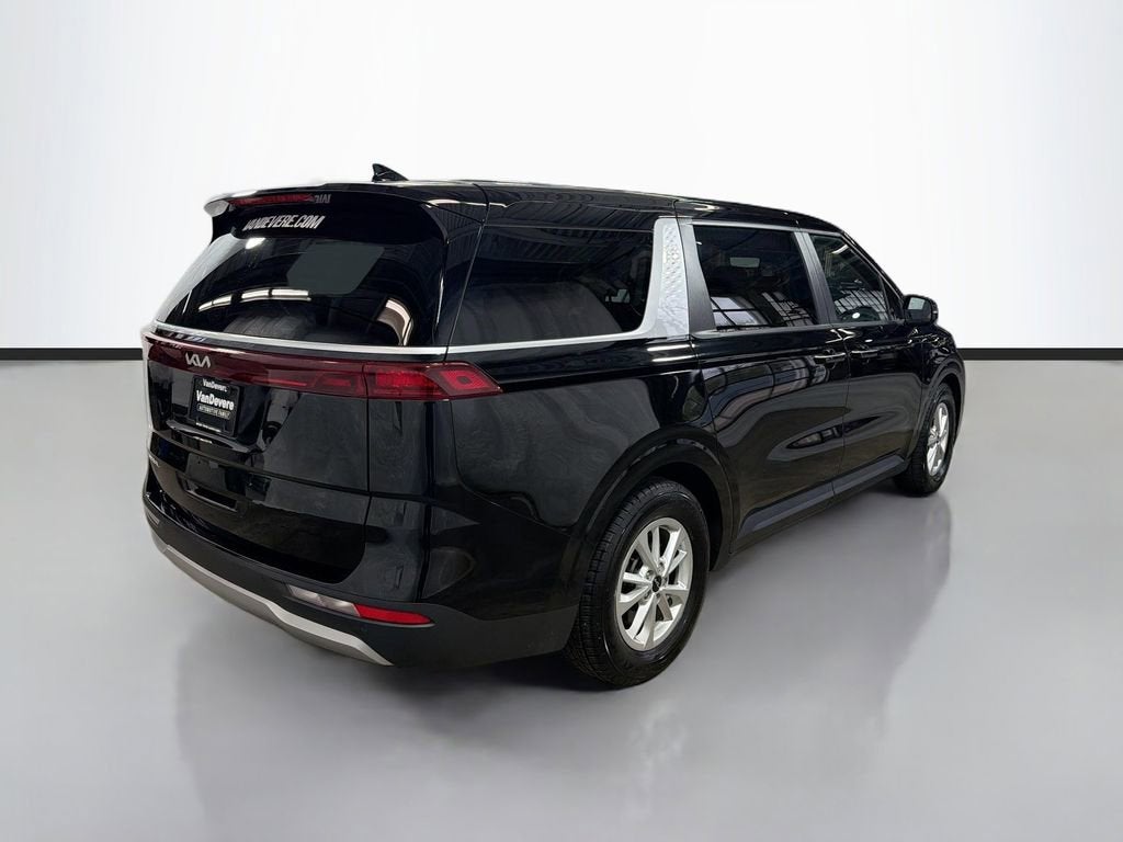2024 Kia Carnival LX