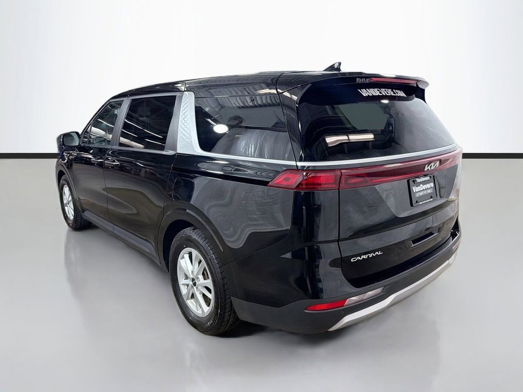 2024 Kia Carnival LX