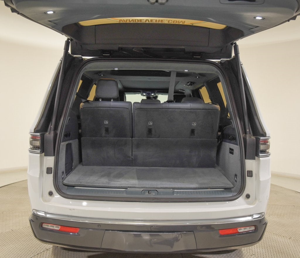 2022 Jeep Grand Wagoneer Series II