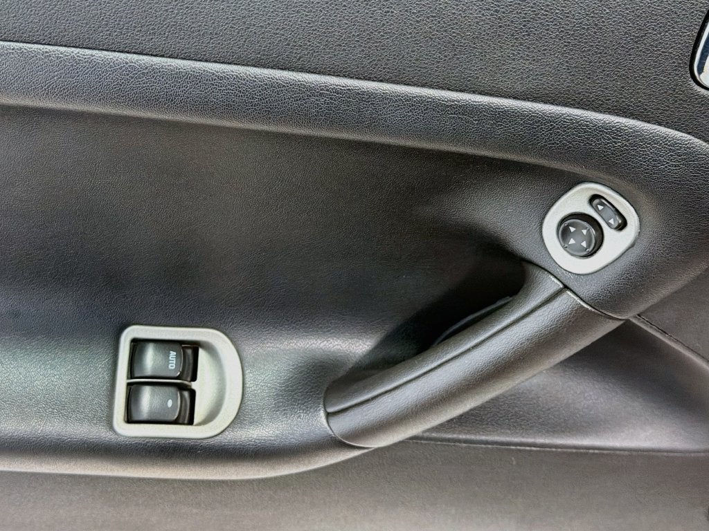2007 Pontiac Solstice Base