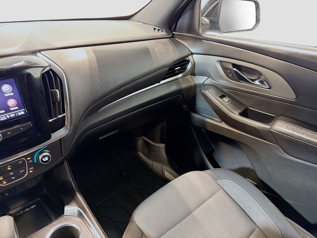 2023 Chevrolet Traverse LT Cloth w/2FL