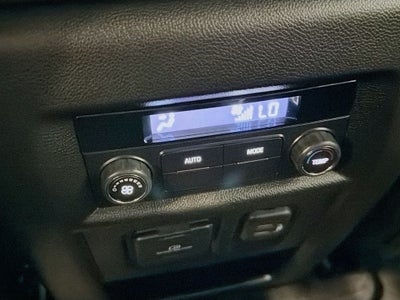 2023 Chevrolet Traverse LT Cloth w/2FL