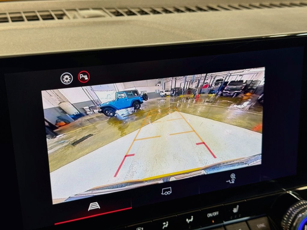 2025 GMC Canyon AT4
