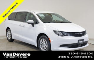 2022 Chrysler Voyager LX