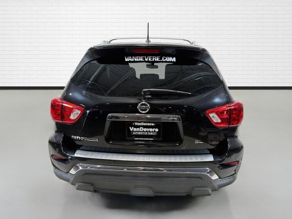 2018 Nissan Pathfinder SL