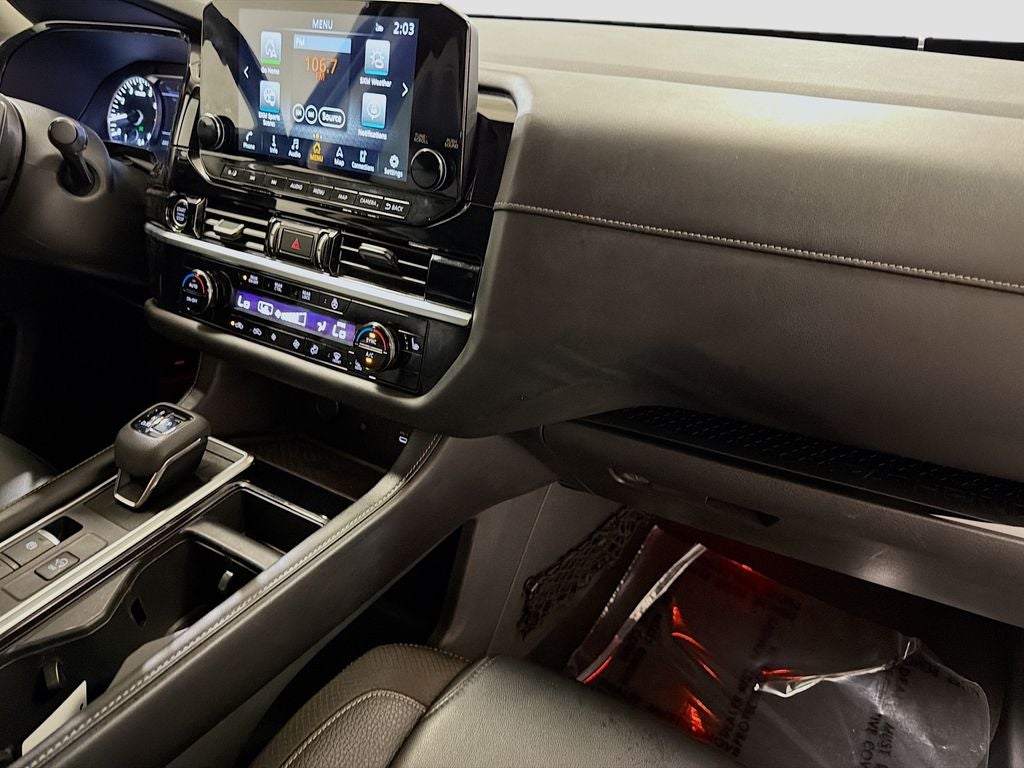 2024 Nissan Pathfinder SL
