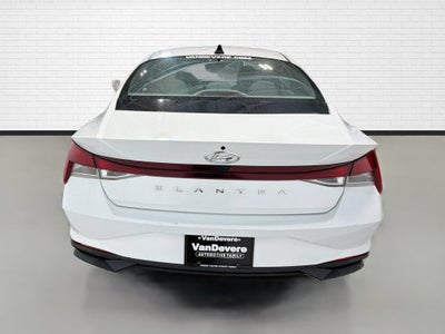 2021 Hyundai Elantra SE