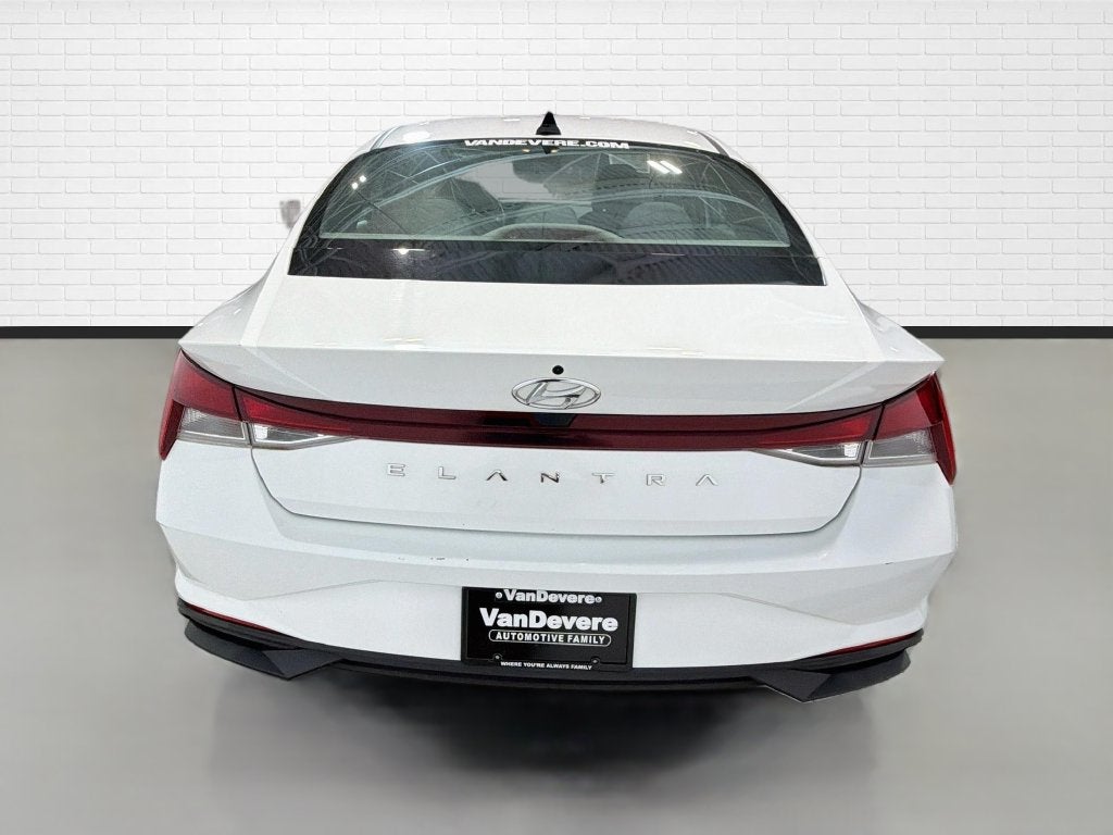 2021 Hyundai Elantra SE
