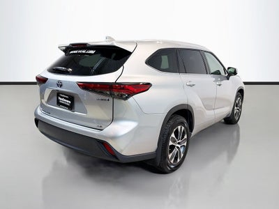 2022 Toyota Highlander Hybrid XLE