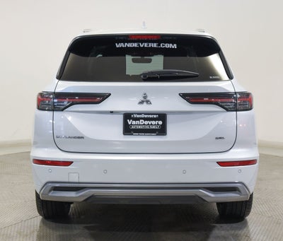 2025 Mitsubishi Outlander Base