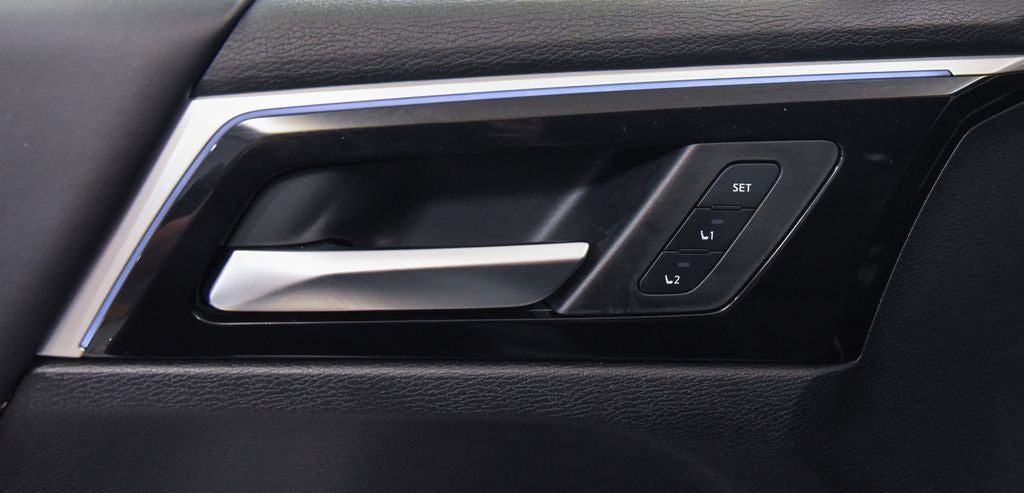 2025 Mitsubishi Outlander Base