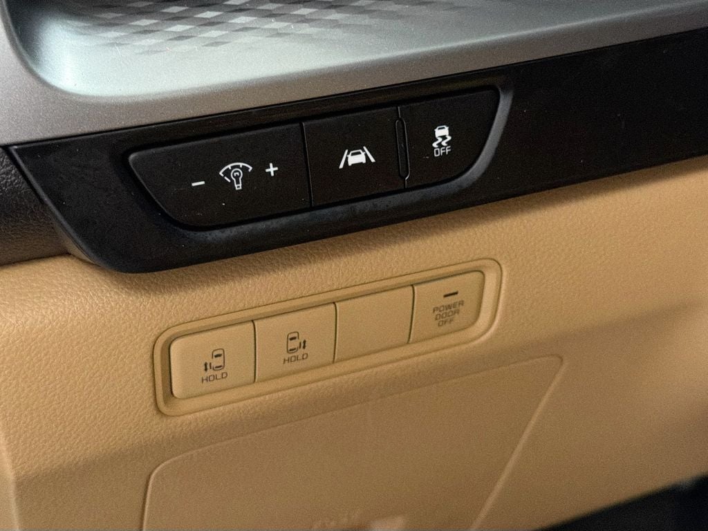 2024 Kia Carnival LX