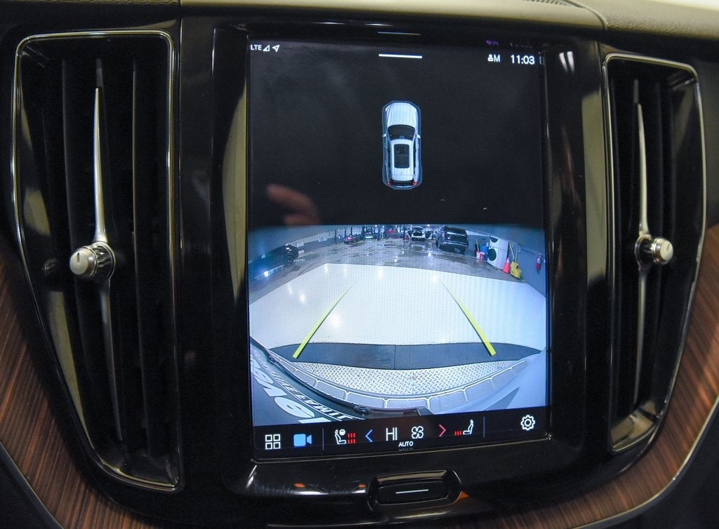 2022 Volvo XC60 B5 Momentum