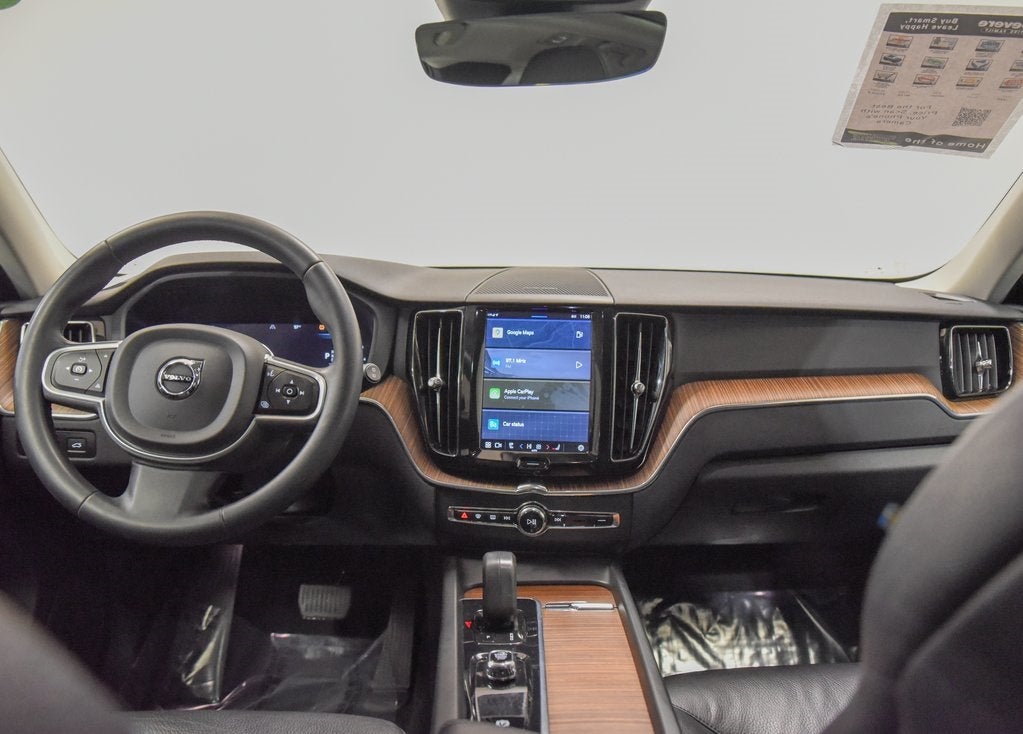 2022 Volvo XC60 B5 Momentum