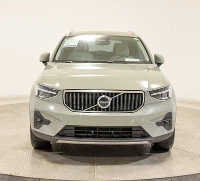 2024 Volvo XC40 B5 Plus Bright Theme