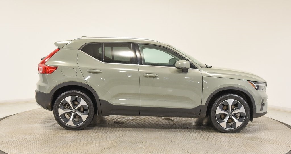 2024 Volvo XC40 B5 Plus Bright Theme